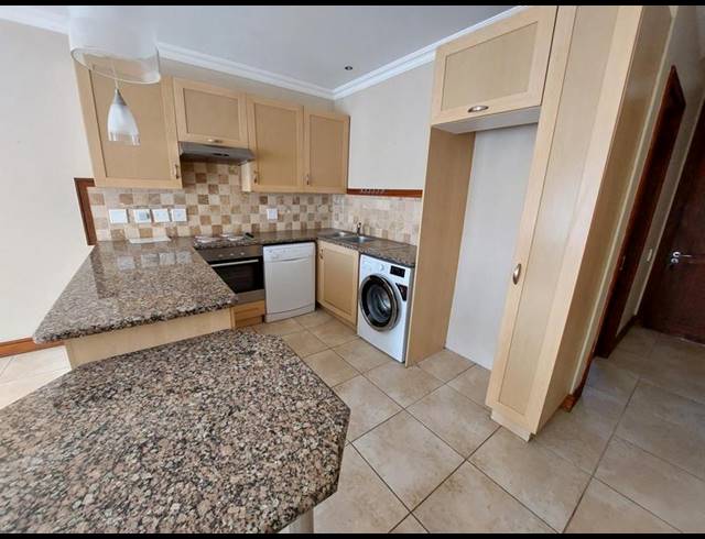 2 BEDROOM APARTMENT FOR SALE IN NEWLANDS